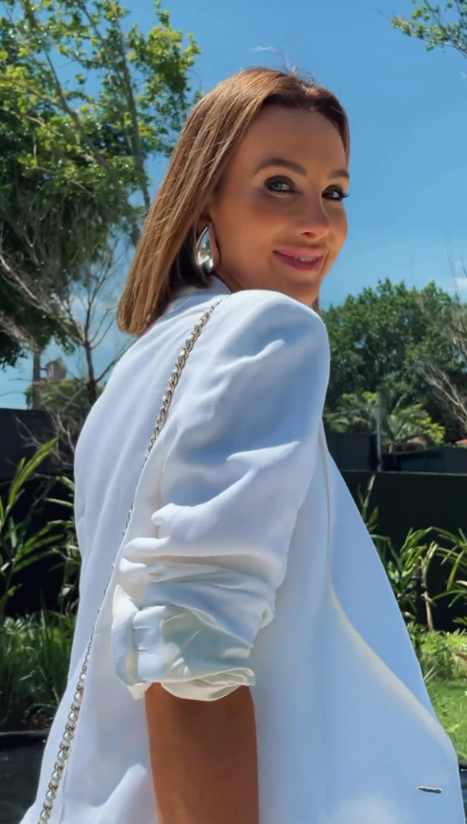Frame do vídeo da influencer Claudia
Bartelle